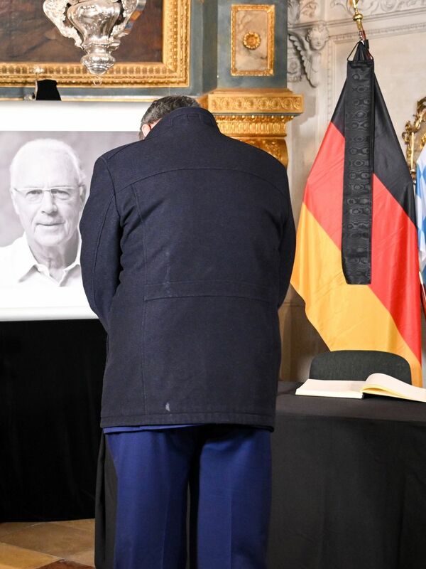 Nach Dem Tod Von Franz Beckenbauer Haben Sich Markus Söder Und Die ...