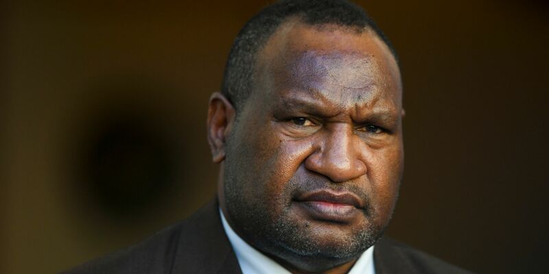 Premierminister James Marape hat wegen der Unruhen in Papua-Neuguinea das Militär zur Hilfe gerufen. - Foto: Lukas Coch/AAP/dpa