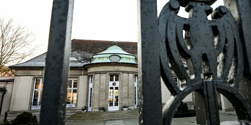 Blick auf ein Gästehaus in Potsdam, in dem AfD-Politiker nach einem Bericht des Medienhauses Correctiv im November an einem Treffen teilnahmen. Auch der bekannteste Vertreter der rechtsextremen Identitären Bewegung, Martin Sellner, war dabei. - Foto: Jens Kalaene/dpa