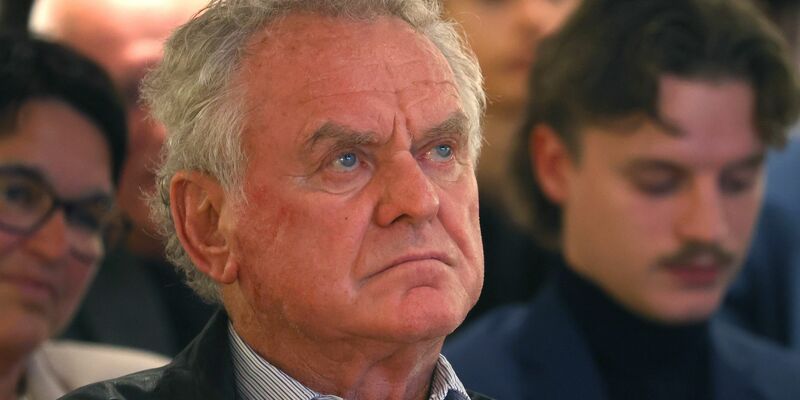 Sepp Maier und Beckenbauer waren jhrelang Teamkollegen beim FC Bayern und in der Nationalmannschaft. - Foto: Karl-Josef Hildenbrand/dpa