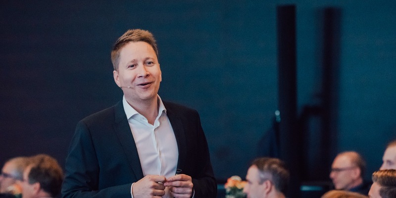 Dieter Homburg: Als Mitarbeiter des Fachzentrums Finanzen das Bild des Versicherungsmaklers revolutionieren - Foto: presseportal.de