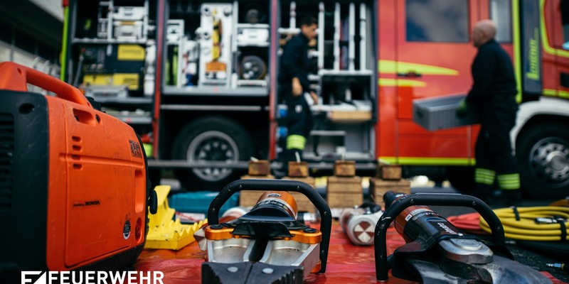 FW Bremerhaven: Einsatz auf Autofrachter - Foto: presseportal.de
