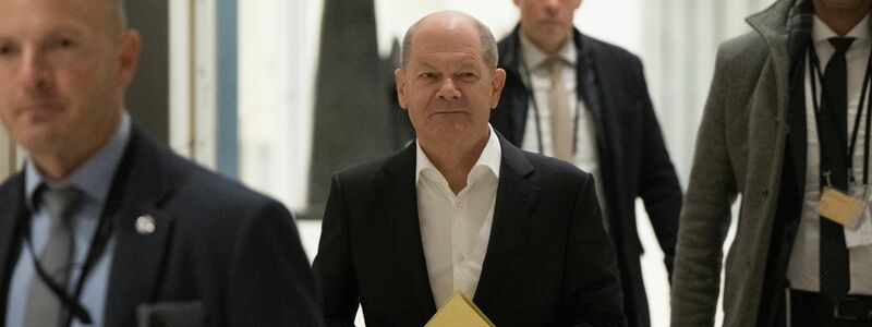 Olaf Scholz reist als Noch-Bundeskanzler an - ohne Unions-Kanzlerkandidat Friedrich Merz im Schlepptau.  - Foto: Sebastian Christoph Gollnow/dpa