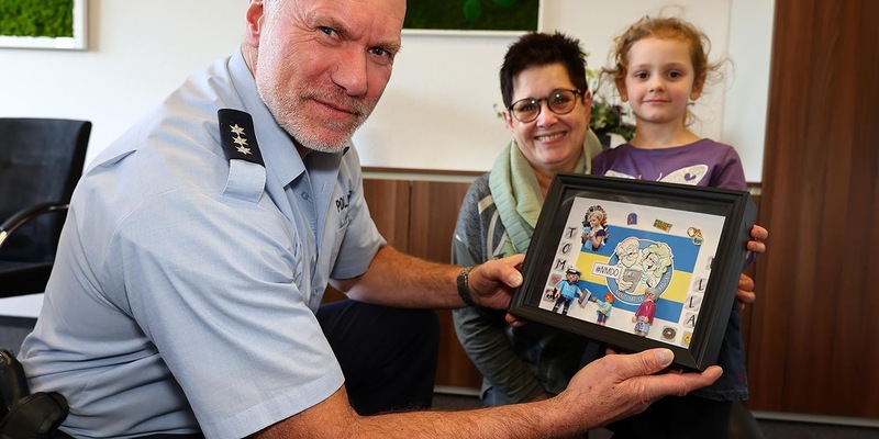 POL-OB: Große Überraschung für das #NMDO-Team der Polizei Oberhausen - Foto: presseportal.de