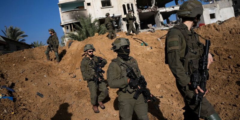 Israelische Soldaten bei einer Bodenoperation im Gazastreifen. - Foto: Ohad Zwigenberg/AP