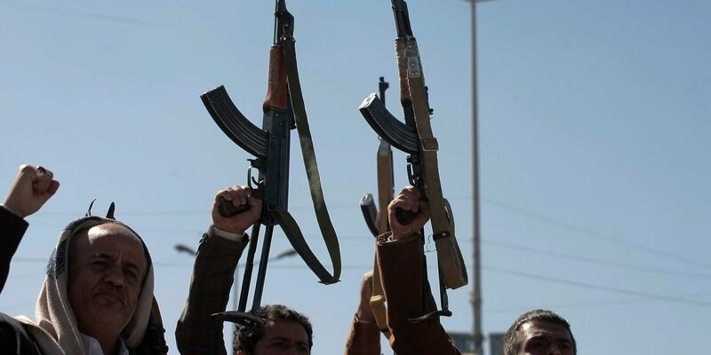 Neu rekrutierte Huthi-Rebellen am Ende ihrer Ausbildung. - Foto: Osamah Yahya/ZUMA Press Wire/dpa