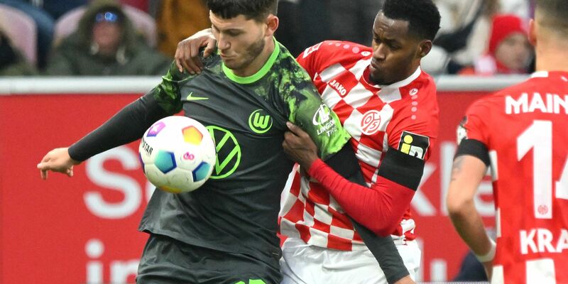 Jubel um VfL-Torschütze Maximilian Arnold - Foto: Torsten Silz/dpa