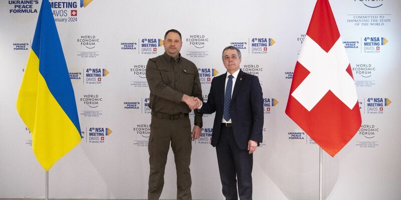 Einen Tag vor Beginn des Weltwirtschaftsforums (WEF) organisieren die Ukraine und die Schweiz in Davos eine Konferenz zu den ukrainischen Friedensplänen. - Foto: Gian Ehrenzeller/KEYSTONE/dpa