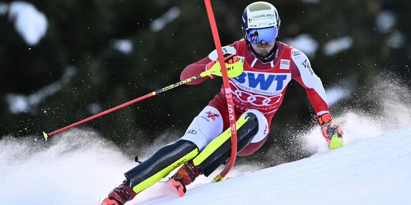 Siegte in Wengen: Manuel Feller. - Foto: Jean-Christophe Bott/KEYSTONE/dpa