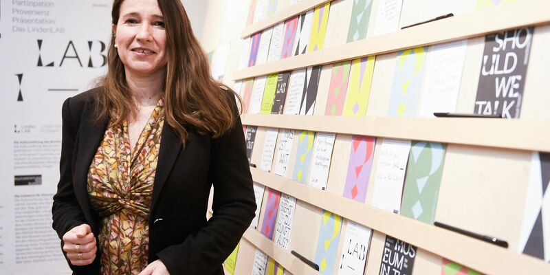 Inés de Castro, Direktorin des Linden-Museums in Stuttgart, wünscht sich ein gesamtdeutsches Vorgehen der Museen hinsichtlich des Umgangs mit Raubgut-Stücken. - Foto: Tom Weller/dpa