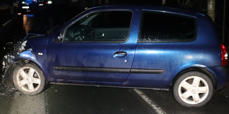 POL-HX: Unfall mit drei Pkw - Foto: presseportal.de