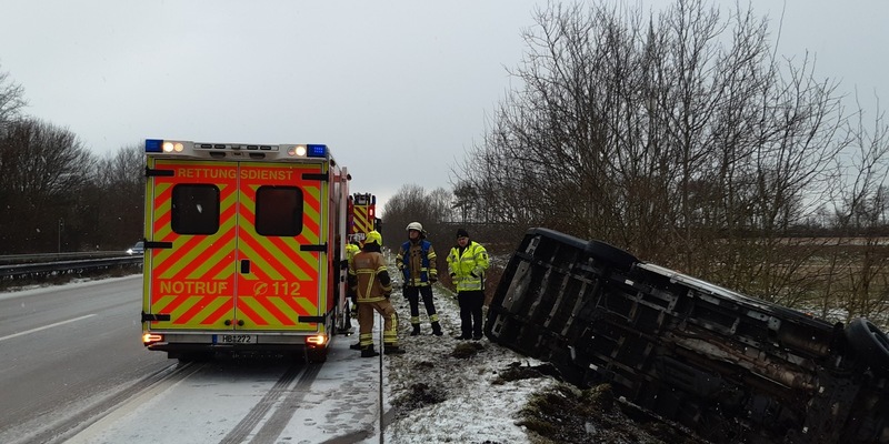 FW Bremerhaven: Feuerwehr Bremerhaven rückt zu zwei Verkehrsunfällen auf der Bundesautobahn 27 aus - Foto: presseportal.de