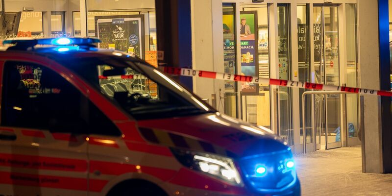 Im südhessischen Mörfelden-Walldorf wurde eine Frau wurde in einem Supermarkt erschossen. - Foto: 5vision.News/dpa