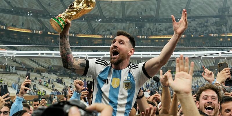 Der argentinische Weltmeister Lionel Messi wurde erneut Weltfußballer des Jahres. - Foto: Martin Meissner/AP