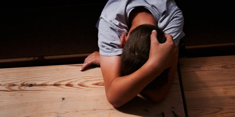 Betroffenen von sexuellem Kindesmissbrauch soll mehr Gehör geschenkt werden. (Symbolbild) - Foto: Annette Riedl/dpa