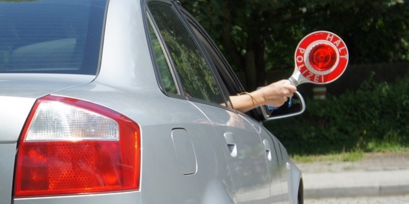 Bundespolizeidirektion München: Bundespolizei ermittelt wegen Schleuserei / Georgier mit vier Begleiterinnen festgenommen - Foto: presseportal.de