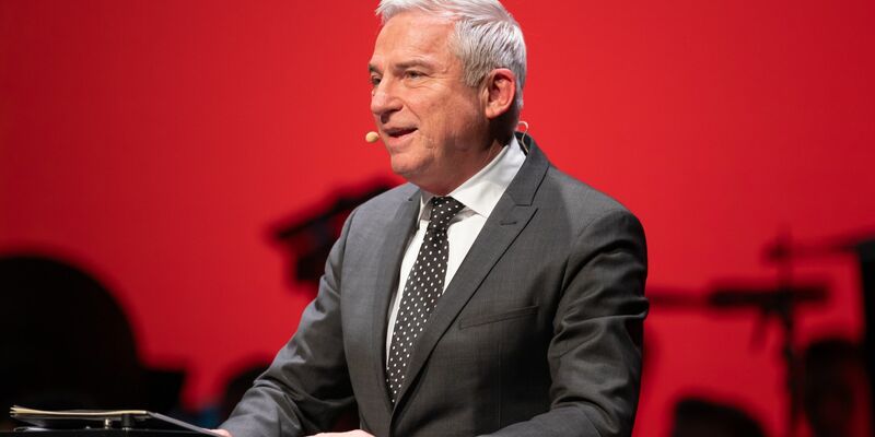 Thomas Strobl (CDU) möchte das Gendern regeln. - Foto: Silas Stein/dpa