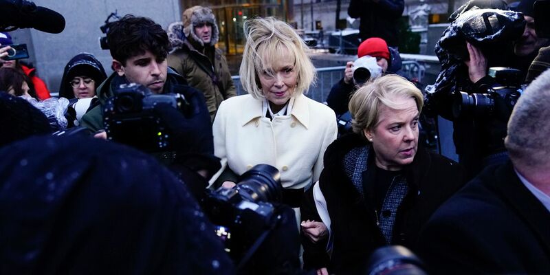 Die Autorin E. Jean Carroll verlässt das Bundesgericht in Manhattan nach dem Beginn ihres zweiten Verleumdungsprozesses gegen Donald Trump. - Foto: Frank Franklin II/AP