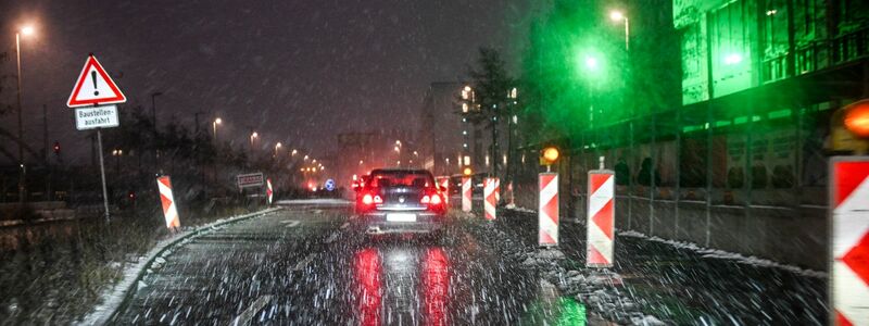 Ob auf der Straße, den Gleisen oder in der Luft: Das Winterwetter bremst den Verkehr in Deutschland aus. Für große Teile des Landes wurden kräftige Schneefälle und Glatteis vorhergesagt. - Foto: Jens Kalaene/dpa