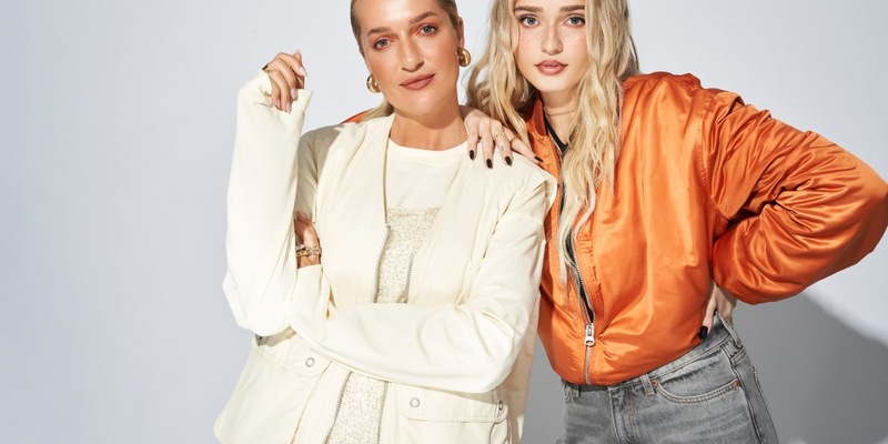 Catrice launcht erste Reality-Serie Own your Magic Studio: Karo Kauer und HoneyPuu stellen sich spannenden Challenges - Foto: presseportal.de