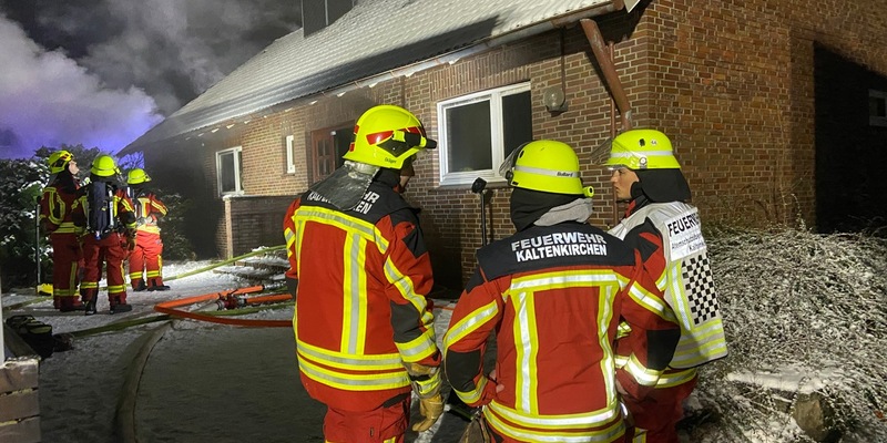FW-SE: Feuer in einem leerstehenden Einfamilienhaus in Kaltenkirchen - Foto: presseportal.de
