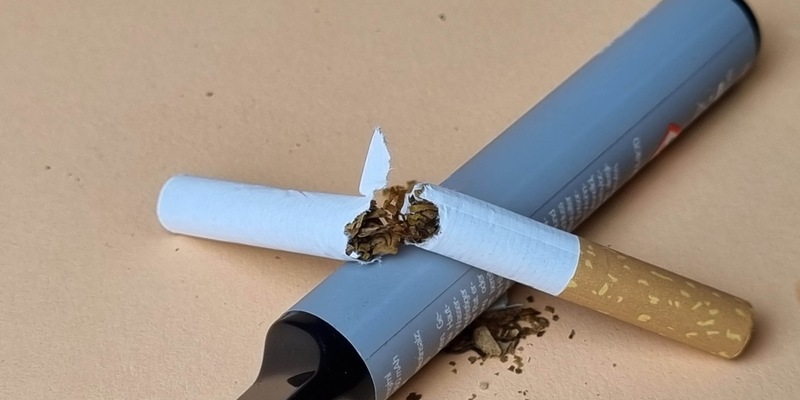 E-Zigaretten: Jugendschutz und Rauchstopp - Foto: presseportal.de