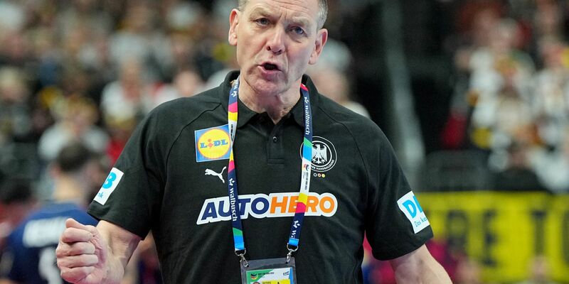 Bereitet die deutsche Mannschaft auf das brisante Duell gegen Island vor: Alfred Gislason. - Foto: Sören Stache/dpa