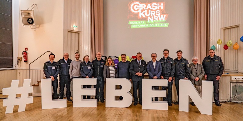 POL-BO: 100. Veranstaltung in Bochum: Crash Kurs NRW mit mehreren Ehrengästen - Foto: presseportal.de