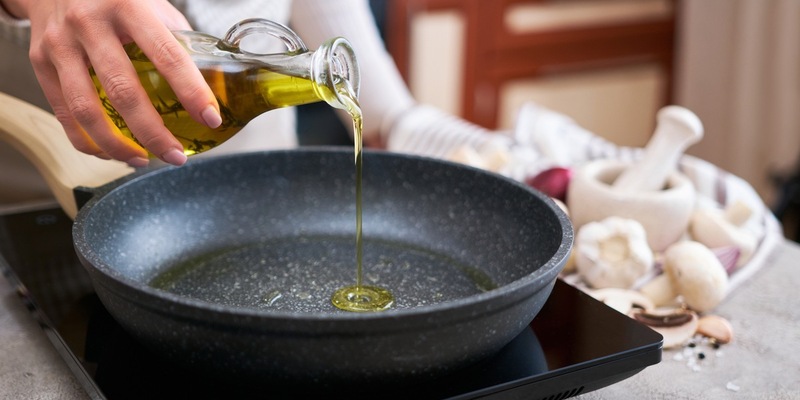 Der beste Vorsatz fürs neue Jahr: Gesünder essen mit mehr Olivenöl - Foto: presseportal.de