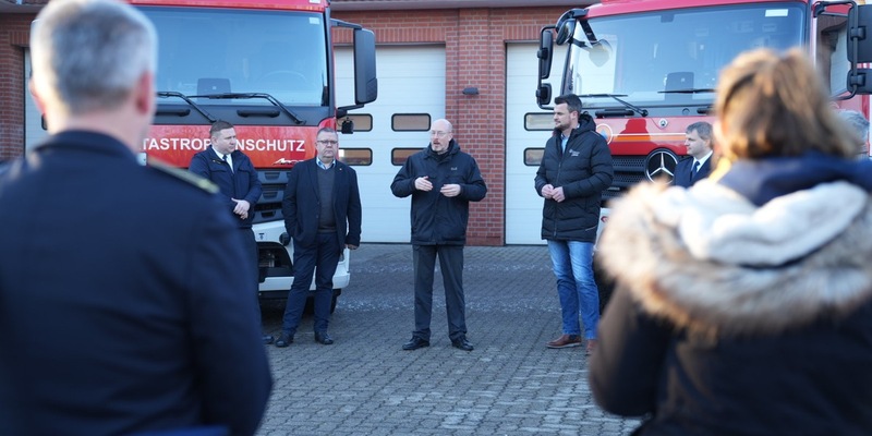 IM-MV: Innenminister übergibt zwei Fahrzeuge für den Katastrophenschutz - Foto: presseportal.de