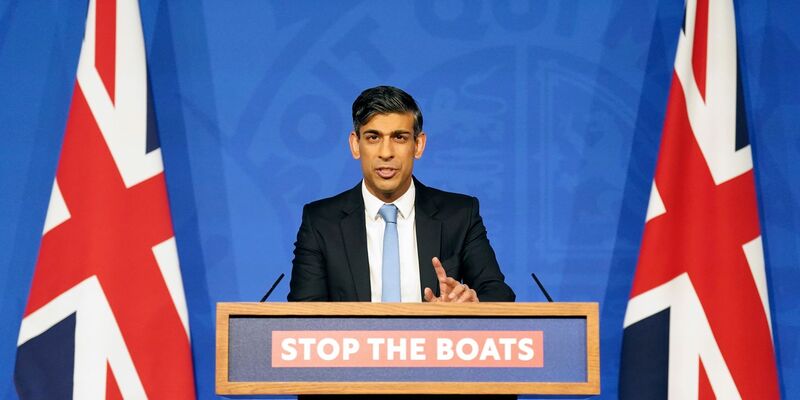 Für Premier Rishi Sunak geht es darum, im Wahljahr ein Zeichen zu setzen - aber der Erfolg seiner Pläne ist fraglich. - Foto: Stefan Rousseau/Pool PA/AP/dpa