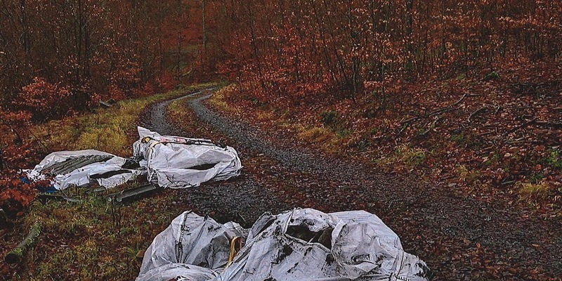 POL-LDK: Illegaler Müll im Blasbacher Wald entsorgt - Foto: presseportal.de