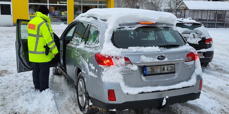 POL-LDK: 16 von 20 Fahrzeugen hatten Schnee auf dem Dach+Unfallfluchten in Wetzlar und Haiger+Auseinandersetzung in der Asylunterkunft in Haiger+ - Foto: presseportal.de
