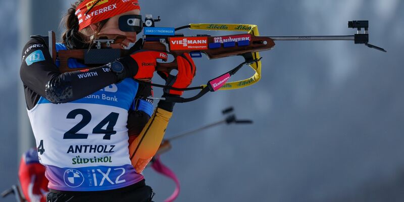 Verpasste beim Weltcup-Einzel von Antholz knapp das Podest: Vanessa Voigt. - Foto: Alessandro Trovati/AP/dpa