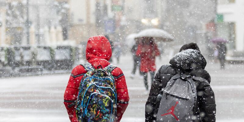 Der Durchzug des Sturmtiefs Juan hat in Spanien starken Schneefall mit sich gebracht. - Foto: C. Serrano/EUROPA PRESS/dpa