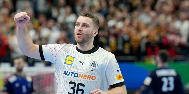 Freut sich auf das Duell mit Österreich: Lukas Mertens. - Foto: Sören Stache/dpa