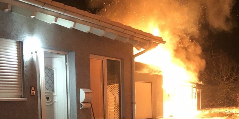 POL-PDKL: Brand eines Carports - Foto: presseportal.de