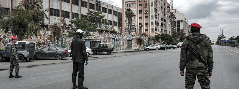 Sicherheitsbeamte auf einer Straße in Damaskus. (Symbolbild) - Foto: -/SANA/dpa
