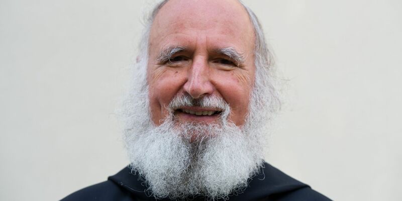 «Viele Menschen haben Angst, etwas zu verlieren. Die Unsicherheit ist sehr groß», sagt Pater Anselm Grün. - Foto: Inga Kjer/dpa