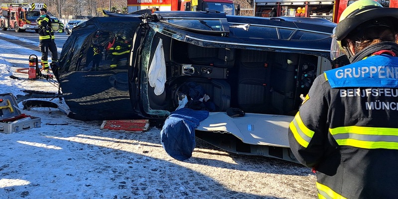 FW-M: Verkehrsunfall durch medizinischen Notfall (Untermenzing) - Foto: presseportal.de