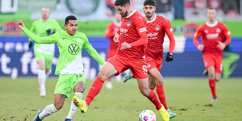 Traf per Freistoß für Heidenheim: Offensvimann Leonardo Scienza. - Foto: Harry Langer/dpa