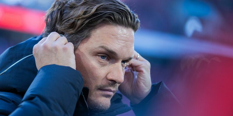 BVB-Trainer Edin Terzic freute sich über den Sieg seiner Mannschaft. - Foto: Rolf Vennenbernd/dpa