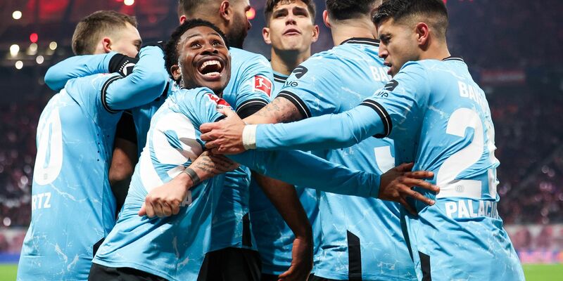 Das Team von Bayer Leverkusen gewann auch in Leipzig. - Foto: Jan Woitas/dpa