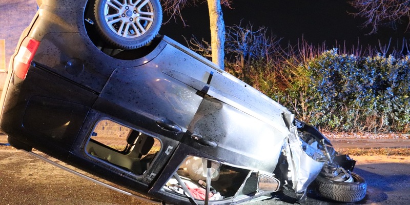 POL-HF: Verkehrsunfallflucht - 20-jähriger Fahrer leicht verletzt - Foto: presseportal.de