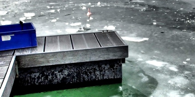 FW-M: Eistaucher werden zu Lebensrettern (Riem) - Foto: presseportal.de