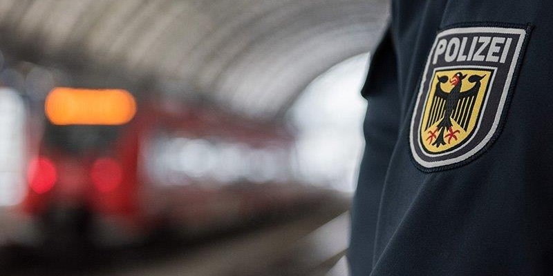 BPOL-KS: Mann will Frau auf Gleise werfen - Zeuge bedroht - Foto: presseportal.de