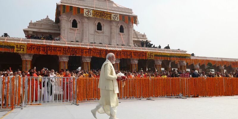 Der indische Premierminister Narendra Modi während der Eröffnung des Tempels in Ayodhya. - Foto: Press Information Bureau/dpa