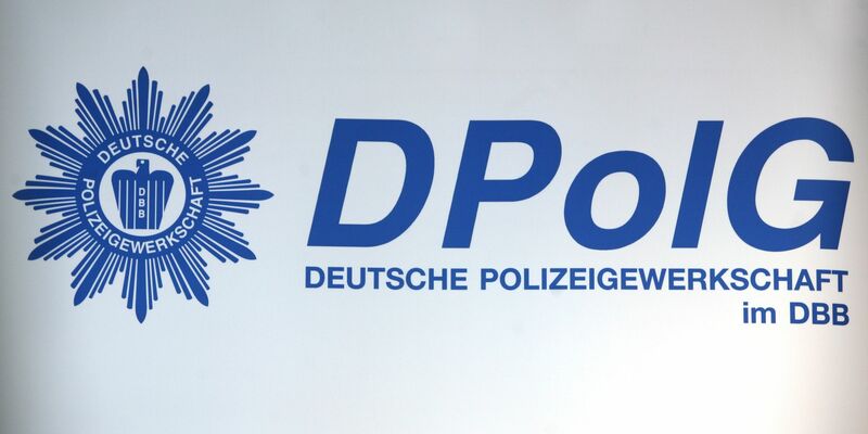 Die Polizeigewerkschaft hat einen Brief an Frank-Walter Steinmeier geschrieben. Der Grund: verfassungsrechtliche Bedenken in Bezug auf den neuen Polizeibeauftragten des Bundes. - Foto: picture alliance / dpa