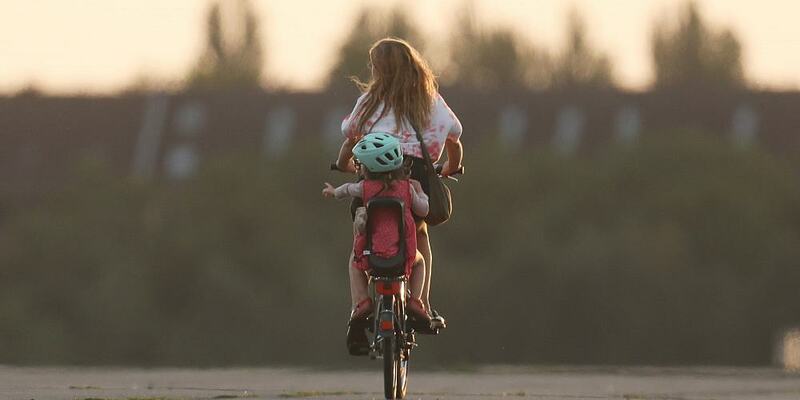 Frau mit Kind (Archiv) - Foto: über dts Nachrichtenagentur
