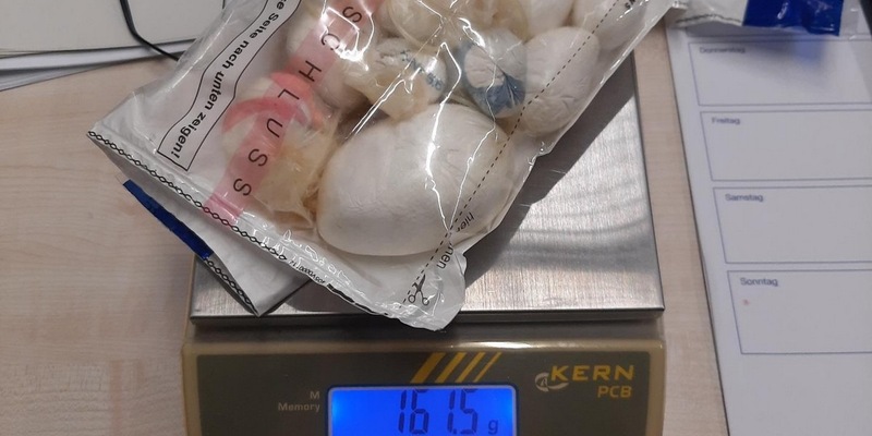 Bundespolizeidirektion München: Unbelehrbarer Straftäter/ Bundespolizei findet Kokain bei Fernbusreisenden - Foto: presseportal.de